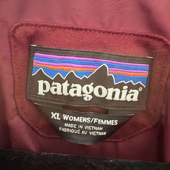 Patagonia Women's Maroon Puffer Jacket - Picture 2 of 6